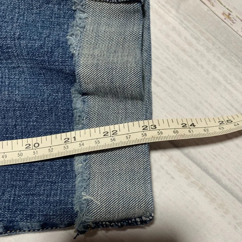 KUT from the Kloth Amy Crop Straight leg Jeans. Size 14. - Picture 9 of 9